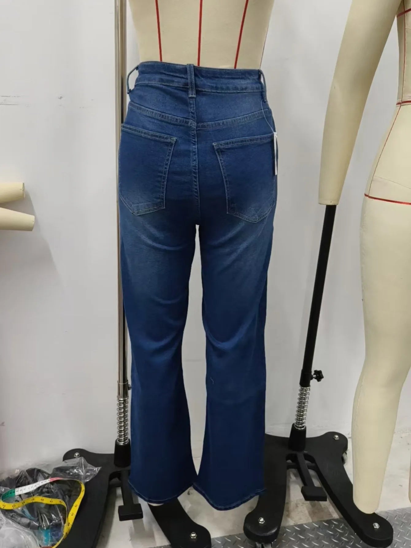 2025 Plus Size Women’s Wide-Leg Jeans – High Stretch Elastic Retro Denim Pants for Curvy Fashion